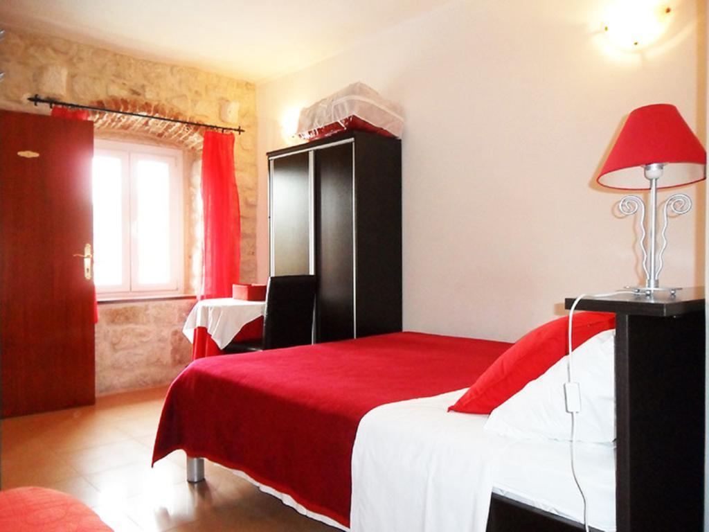 Apartments Riva Trogir Oda fotoğraf